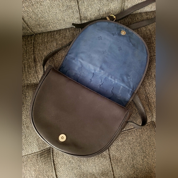 Daks London Vintage Leather Unisex Crossbody - Picture 9 of 15